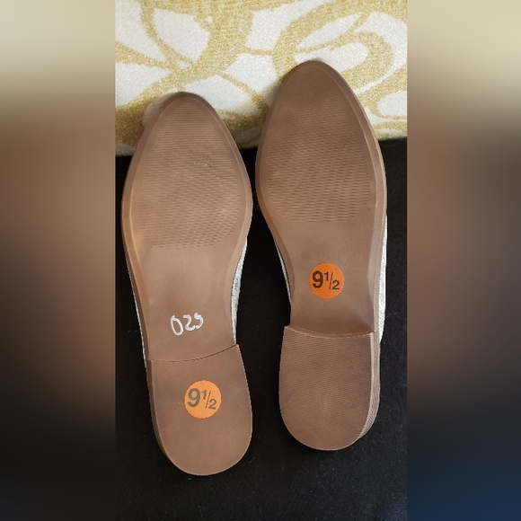 New Madden Girl Mattie Slip-On Women's Flats Size:9½M Shiny Silver - Picture 7 of 8